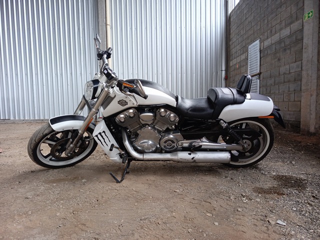 HARLEY-DAVIDSON VRSCF ANO 2014/2014